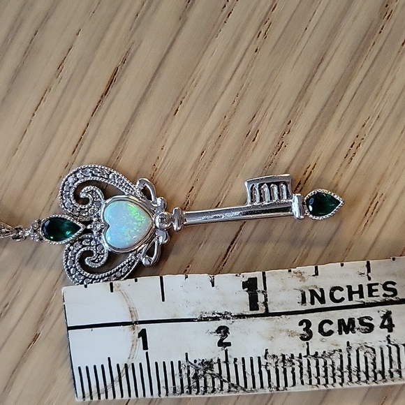 Diamond, Emerald and Ivory Key pendant - Picture 6 of 8